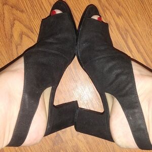 Naturalizer Black Open-Toe Heels 321